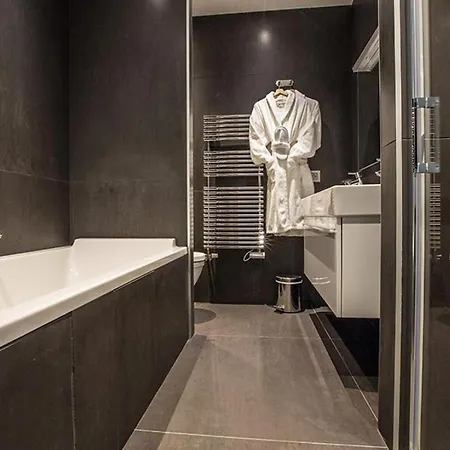 5br Beautiful With Exceptional Facilities - What'app - 0034-635-520-036 - For Reservations! Villa