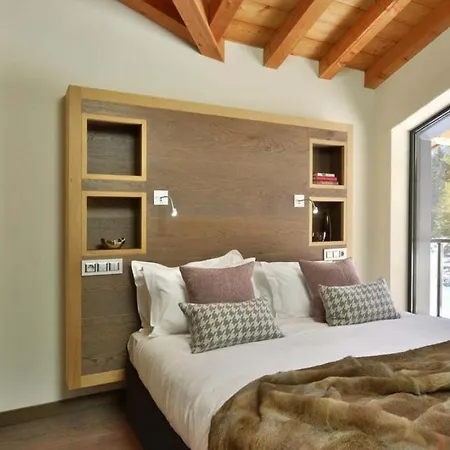 Villa 5br Beautiful With Exceptional Facilities - What'app - 0034-635-520-036 - For Reservations! *